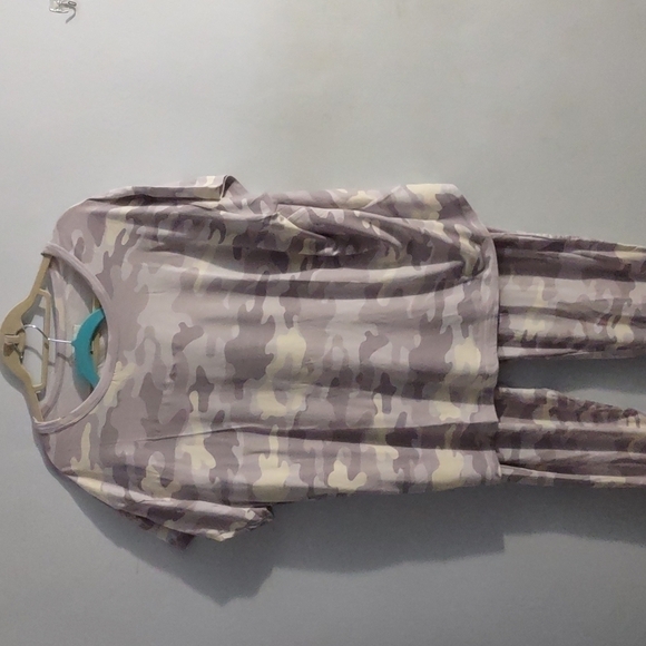 Kookaburra by UGG 3X Petite Joggers and Top Camo Lavender Set - Picture 1 of 9